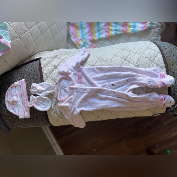 baby girl clothing never worn, smoke-free home - Picture 2 of 9